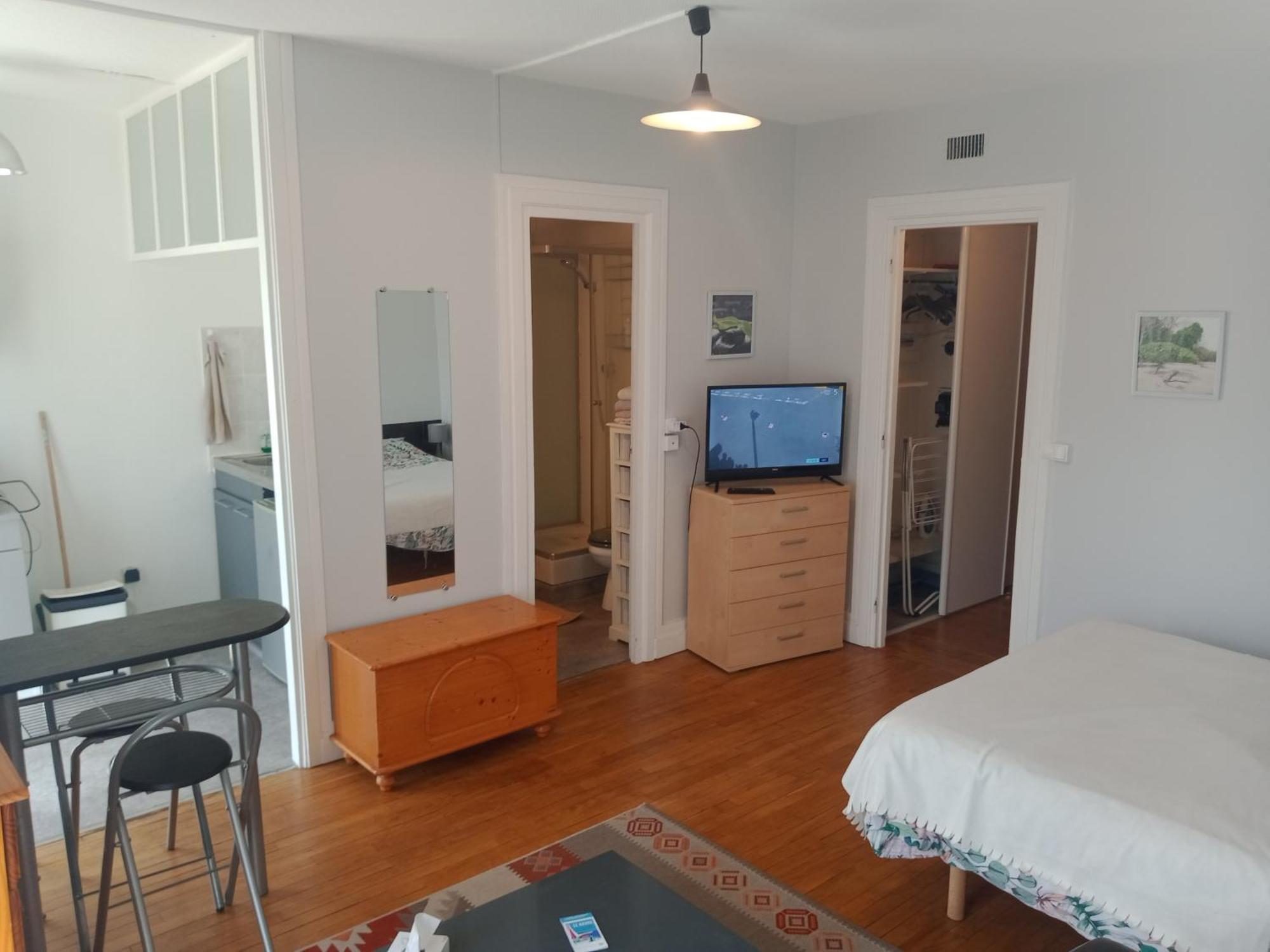 Appartement Perret 105 Rue Victor Hugo, Lumineux, Plein Centre, Parking Prive Arrivee Autonome Tout A Pied Le Havre Luaran gambar